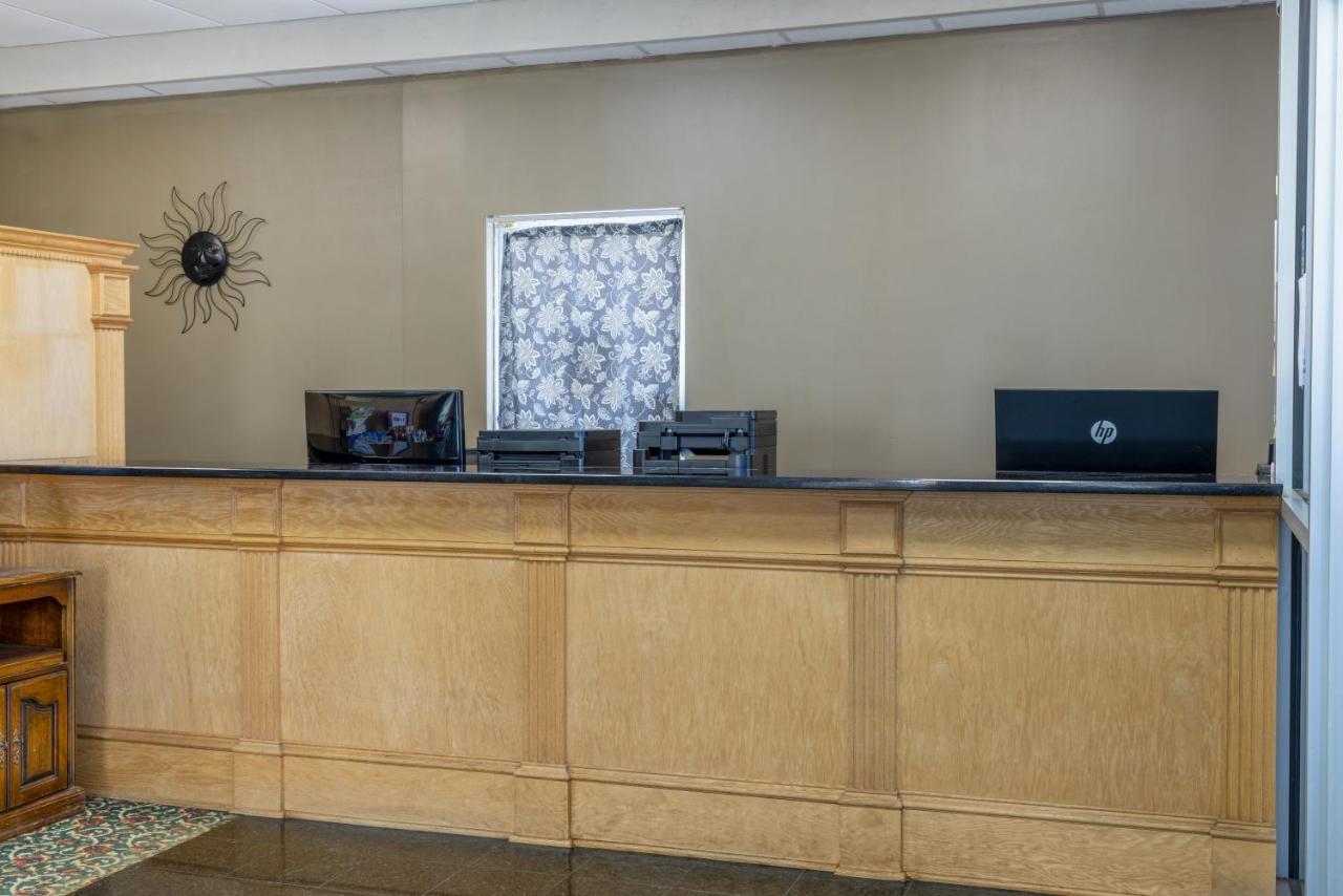 Hotel Super 8 By Wyndham Ga McDonough